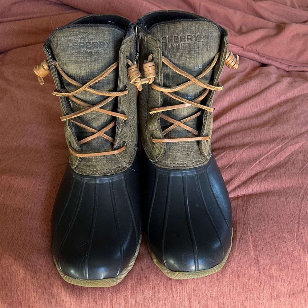 Sperry Dark Brown and Black Duck Boots Women’s